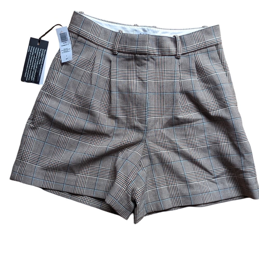 NWT Babaton Kennedy 5" shorts size 6